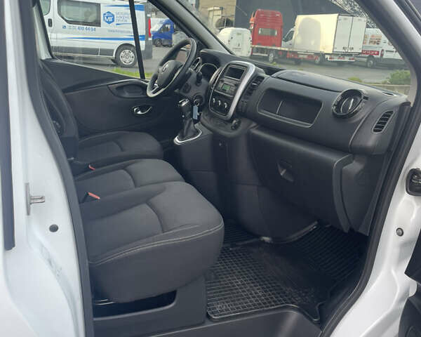 Белый Рено Трафик, объемом двигателя 2 л и пробегом 205 тыс. км за 16999 $, фото 18 на Automoto.ua