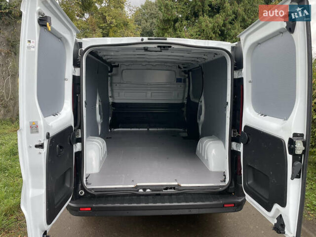 Белый Рено Трафик, объемом двигателя 2 л и пробегом 198 тыс. км за 17300 $, фото 8 на Automoto.ua