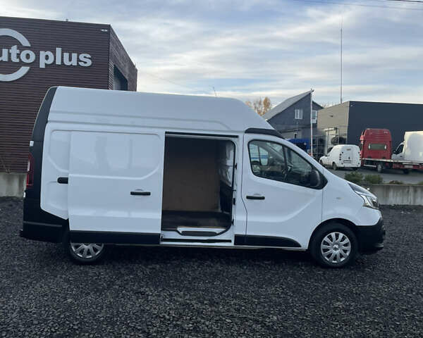 Белый Рено Трафик, объемом двигателя 2 л и пробегом 205 тыс. км за 16999 $, фото 9 на Automoto.ua