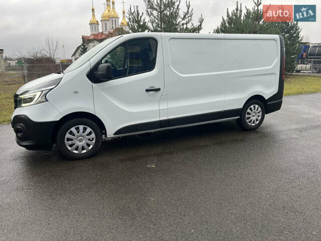Белый Рено Трафик, объемом двигателя 2 л и пробегом 166 тыс. км за 16890 $, фото 3 на Automoto.ua