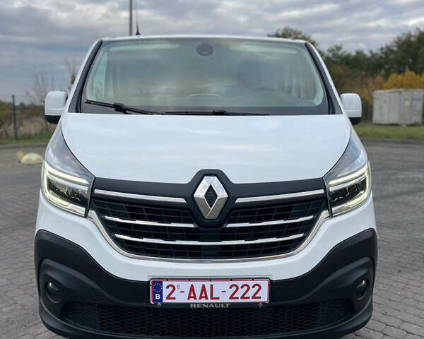 Белый Рено Трафик, объемом двигателя 2 л и пробегом 201 тыс. км за 16200 $, фото 3 на Automoto.ua