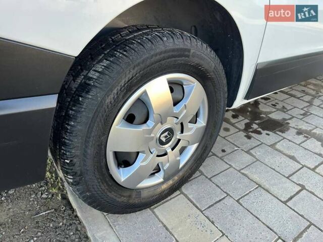 Білий Рено Трафік, об'ємом двигуна 2 л та пробігом 264 тис. км за 15900 $, фото 16 на Automoto.ua