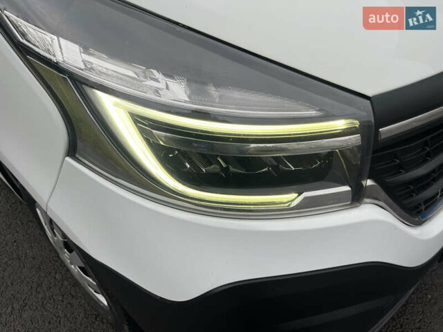 Белый Рено Трафик, объемом двигателя 2 л и пробегом 166 тыс. км за 16890 $, фото 10 на Automoto.ua