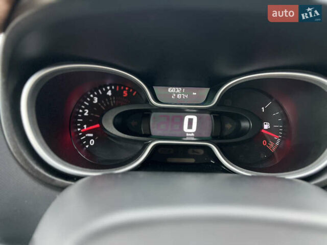 Белый Рено Трафик, объемом двигателя 2 л и пробегом 168 тыс. км за 18950 $, фото 23 на Automoto.ua