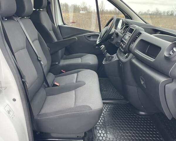 Белый Рено Трафик, объемом двигателя 2 л и пробегом 208 тыс. км за 16900 $, фото 16 на Automoto.ua