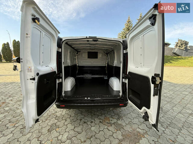 Белый Рено Трафик, объемом двигателя 2 л и пробегом 185 тыс. км за 16250 $, фото 23 на Automoto.ua