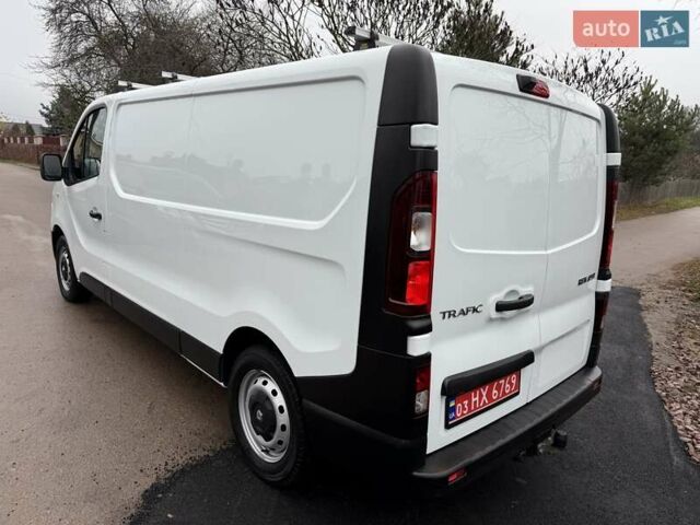 Белый Рено Трафик, объемом двигателя 2 л и пробегом 49 тыс. км за 21000 $, фото 3 на Automoto.ua