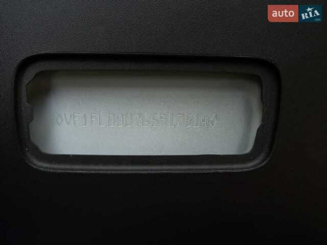 Белый Рено Трафик, объемом двигателя 2 л и пробегом 185 тыс. км за 16250 $, фото 25 на Automoto.ua