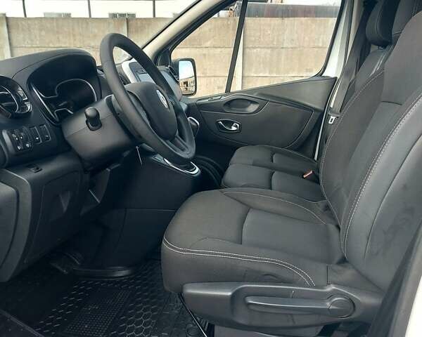 Белый Рено Трафик, объемом двигателя 2 л и пробегом 185 тыс. км за 17300 $, фото 31 на Automoto.ua