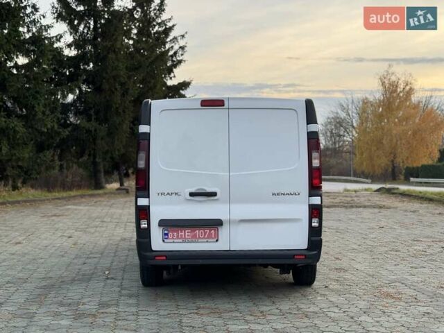 Белый Рено Трафик, объемом двигателя 1.6 л и пробегом 206 тыс. км за 16700 $, фото 17 на Automoto.ua