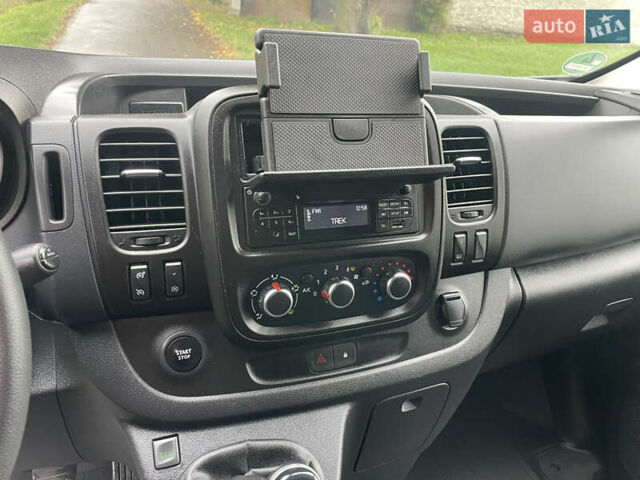 Білий Рено Трафік, об'ємом двигуна 2 л та пробігом 198 тис. км за 16990 $, фото 17 на Automoto.ua