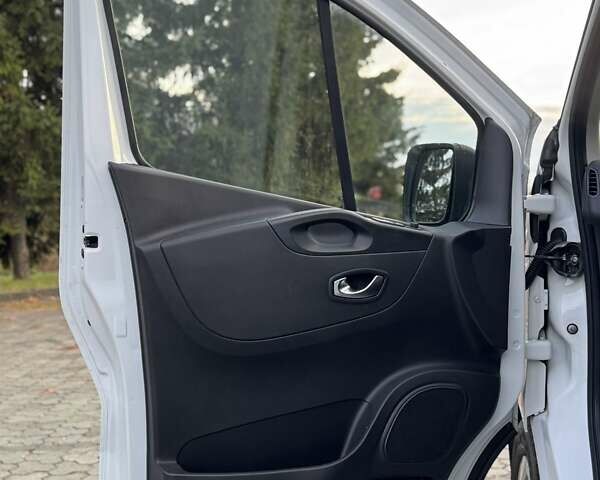 Білий Рено Трафік, об'ємом двигуна 1.6 л та пробігом 206 тис. км за 16100 $, фото 24 на Automoto.ua