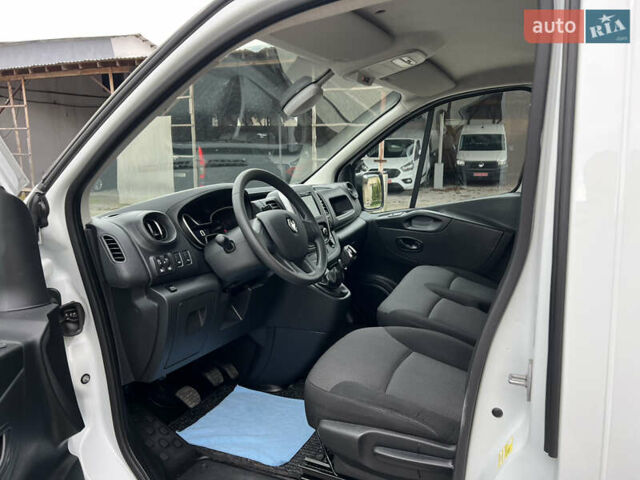 Белый Рено Трафик, объемом двигателя 2 л и пробегом 168 тыс. км за 18950 $, фото 16 на Automoto.ua