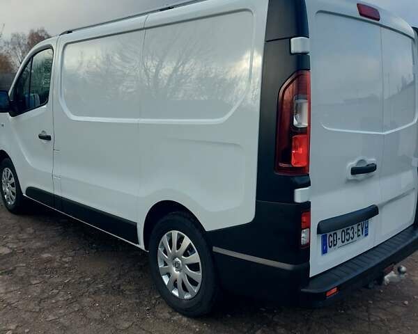 Белый Рено Трафик, объемом двигателя 2 л и пробегом 185 тыс. км за 17300 $, фото 10 на Automoto.ua