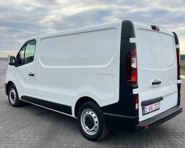 Белый Рено Трафик, объемом двигателя 2 л и пробегом 201 тыс. км за 16200 $, фото 17 на Automoto.ua