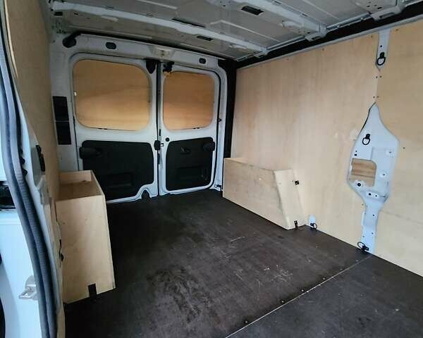 Белый Рено Трафик, объемом двигателя 2 л и пробегом 115 тыс. км за 18500 $, фото 14 на Automoto.ua