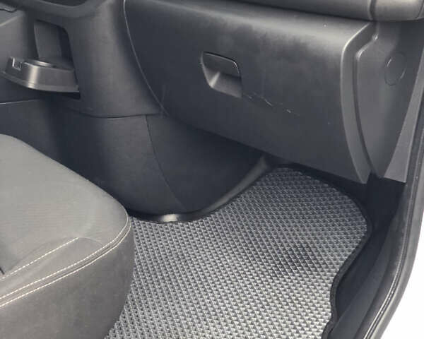 Білий Рено Трафік, об'ємом двигуна 2 л та пробігом 257 тис. км за 16800 $, фото 18 на Automoto.ua