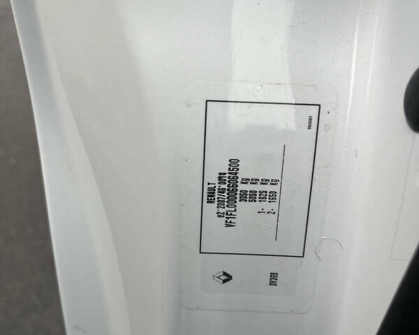 Белый Рено Трафик, объемом двигателя 2 л и пробегом 166 тыс. км за 16890 $, фото 28 на Automoto.ua