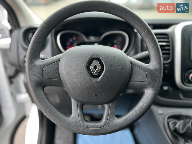 Белый Рено Трафик, объемом двигателя 2 л и пробегом 168 тыс. км за 18950 $, фото 21 на Automoto.ua