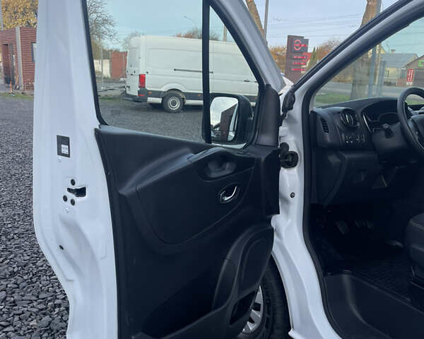 Белый Рено Трафик, объемом двигателя 2 л и пробегом 205 тыс. км за 16999 $, фото 13 на Automoto.ua