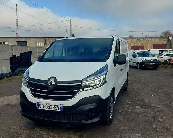 Белый Рено Трафик, объемом двигателя 2 л и пробегом 185 тыс. км за 17300 $, фото 13 на Automoto.ua
