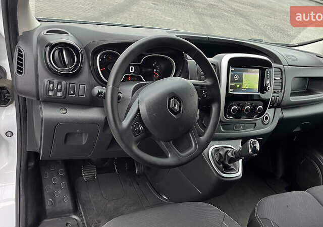 Белый Рено Трафик, объемом двигателя 2 л и пробегом 201 тыс. км за 16200 $, фото 45 на Automoto.ua