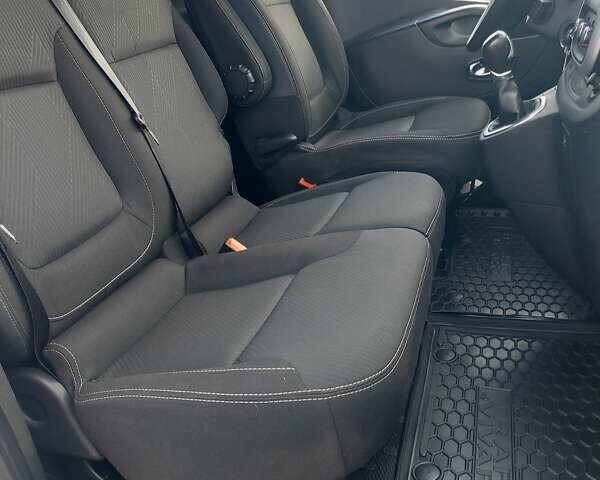 Белый Рено Трафик, объемом двигателя 2 л и пробегом 185 тыс. км за 17300 $, фото 28 на Automoto.ua