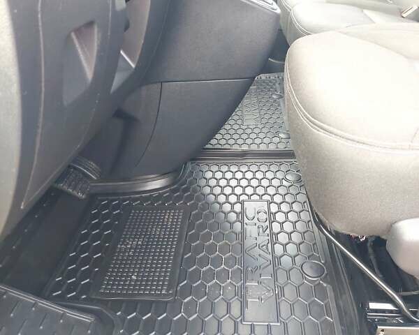 Белый Рено Трафик, объемом двигателя 2 л и пробегом 185 тыс. км за 17300 $, фото 33 на Automoto.ua