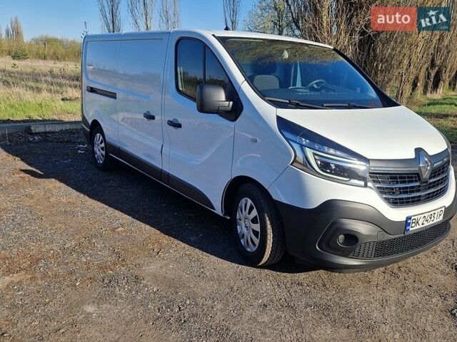 Белый Рено Трафик, объемом двигателя 2 л и пробегом 230 тыс. км за 21800 $, фото 2 на Automoto.ua