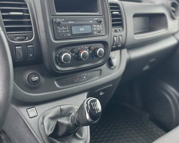 Белый Рено Трафик, объемом двигателя 2 л и пробегом 208 тыс. км за 16900 $, фото 24 на Automoto.ua