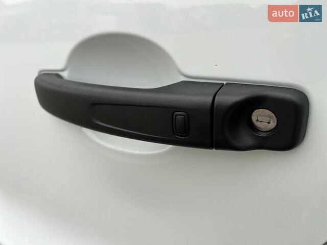 Белый Рено Трафик, объемом двигателя 2 л и пробегом 168 тыс. км за 18950 $, фото 15 на Automoto.ua