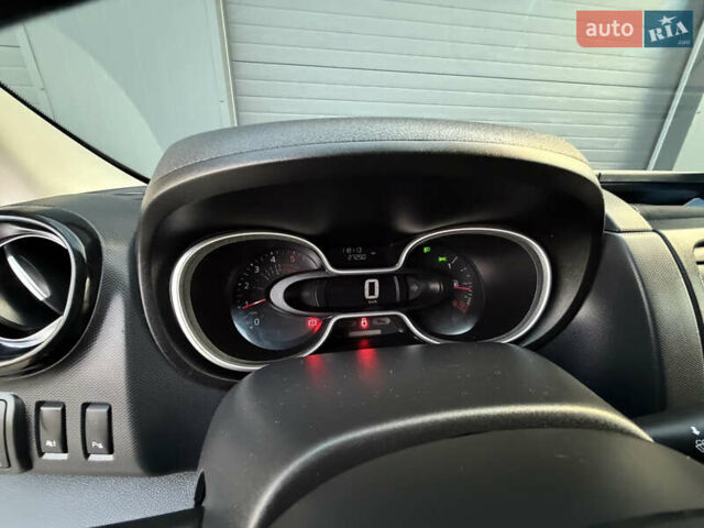 Белый Рено Трафик, объемом двигателя 2 л и пробегом 118 тыс. км за 18700 $, фото 48 на Automoto.ua