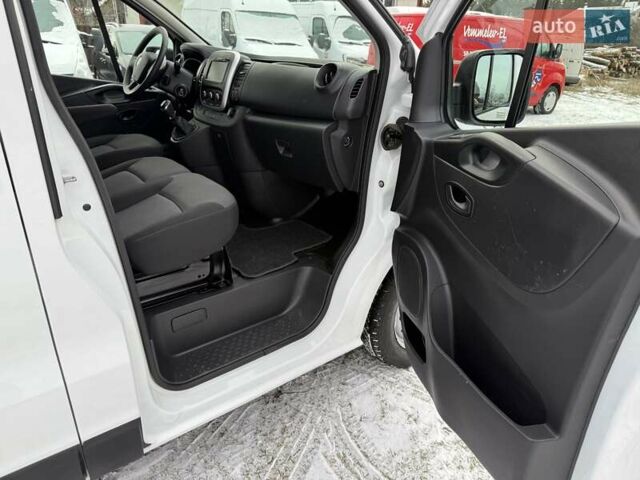 Белый Рено Трафик, объемом двигателя 2 л и пробегом 50 тыс. км за 21300 $, фото 8 на Automoto.ua