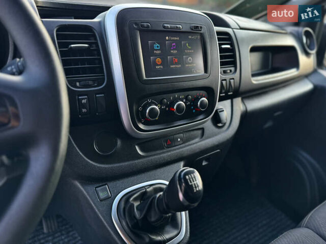 Белый Рено Трафик, объемом двигателя 2 л и пробегом 96 тыс. км за 20550 $, фото 20 на Automoto.ua