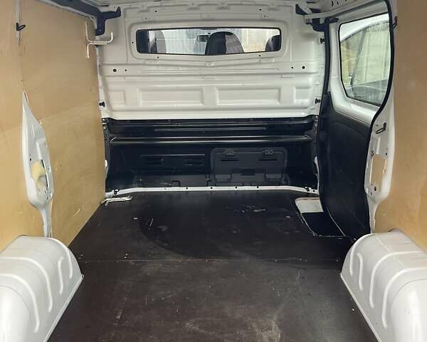 Білий Рено Трафік, об'ємом двигуна 2 л та пробігом 45 тис. км за 18900 $, фото 20 на Automoto.ua