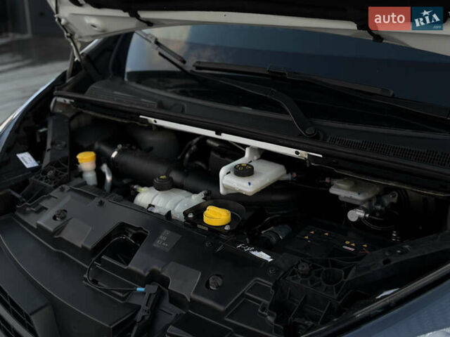 Белый Рено Трафик, объемом двигателя 2 л и пробегом 118 тыс. км за 18700 $, фото 11 на Automoto.ua