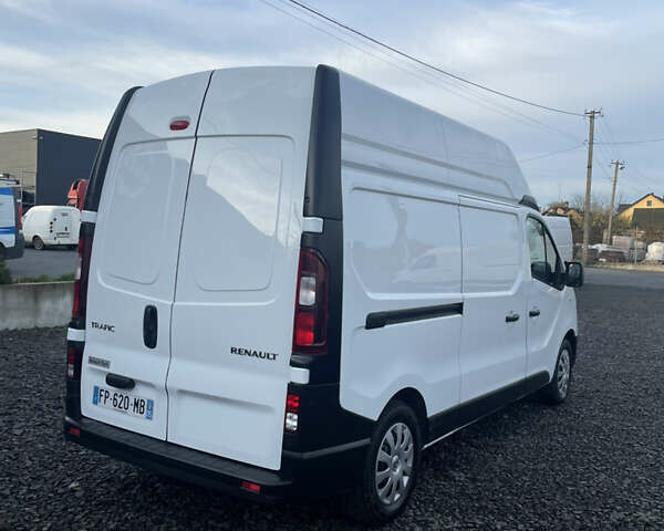 Белый Рено Трафик, объемом двигателя 2 л и пробегом 205 тыс. км за 16999 $, фото 5 на Automoto.ua