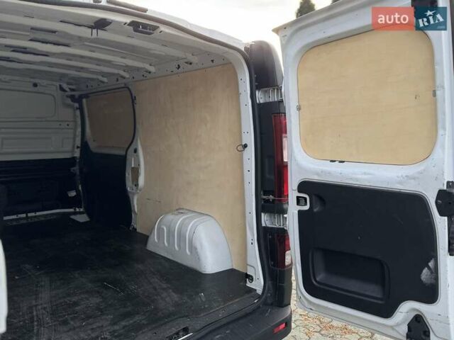 Белый Рено Трафик, объемом двигателя 1.6 л и пробегом 206 тыс. км за 16700 $, фото 35 на Automoto.ua