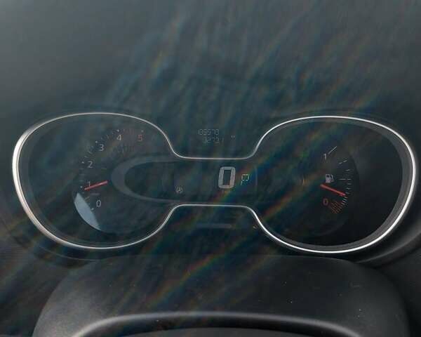 Белый Рено Трафик, объемом двигателя 2 л и пробегом 185 тыс. км за 17300 $, фото 35 на Automoto.ua