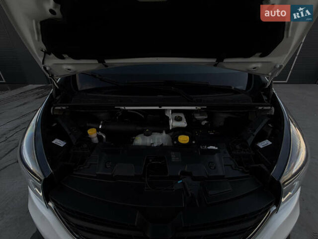 Белый Рено Трафик, объемом двигателя 2 л и пробегом 118 тыс. км за 18700 $, фото 10 на Automoto.ua