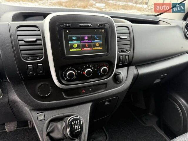 Белый Рено Трафик, объемом двигателя 2 л и пробегом 50 тыс. км за 21300 $, фото 16 на Automoto.ua