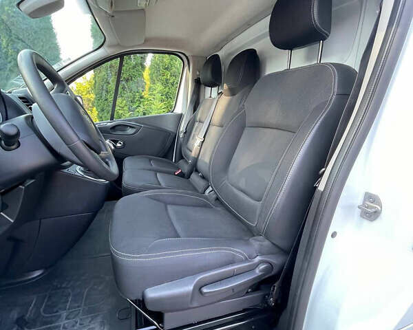 Белый Рено Трафик, объемом двигателя 2 л и пробегом 177 тыс. км за 14700 $, фото 14 на Automoto.ua