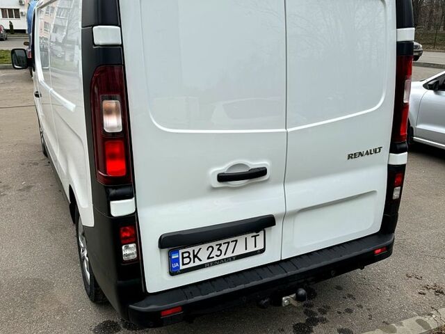 Белый Рено Трафик, объемом двигателя 2 л и пробегом 182 тыс. км за 17000 $, фото 4 на Automoto.ua