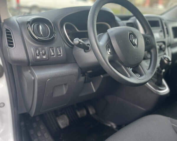 Белый Рено Трафик, объемом двигателя 2 л и пробегом 205 тыс. км за 16999 $, фото 16 на Automoto.ua