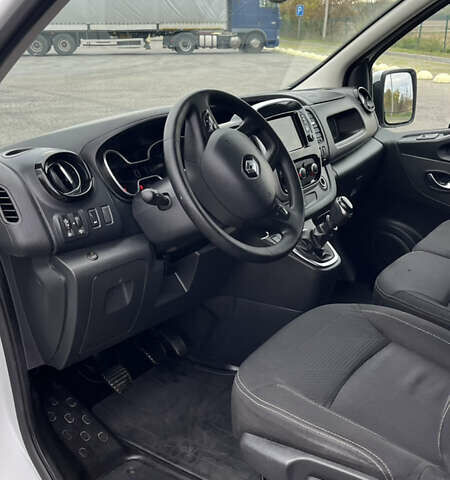 Белый Рено Трафик, объемом двигателя 2 л и пробегом 201 тыс. км за 16200 $, фото 31 на Automoto.ua