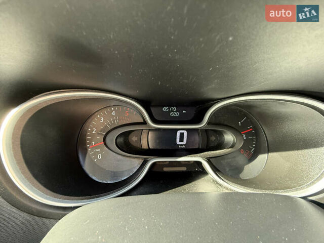 Белый Рено Трафик, объемом двигателя 2 л и пробегом 185 тыс. км за 16250 $, фото 15 на Automoto.ua