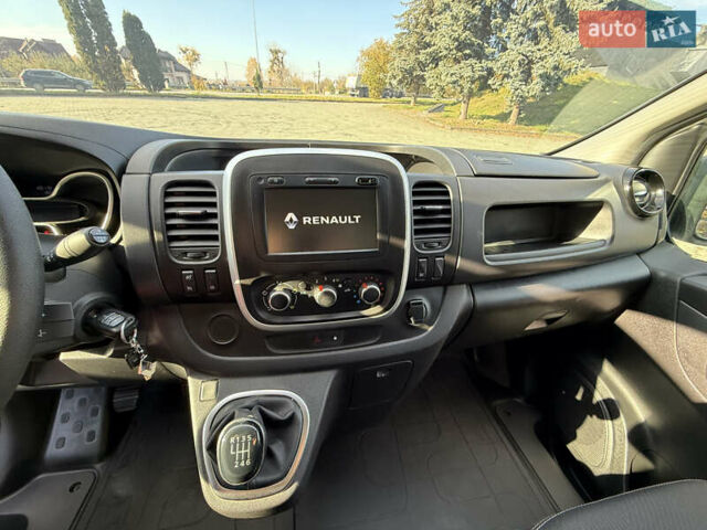 Белый Рено Трафик, объемом двигателя 2 л и пробегом 185 тыс. км за 16250 $, фото 16 на Automoto.ua