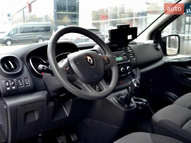 Белый Рено Трафик, объемом двигателя 2 л и пробегом 236 тыс. км за 16900 $, фото 107 на Automoto.ua