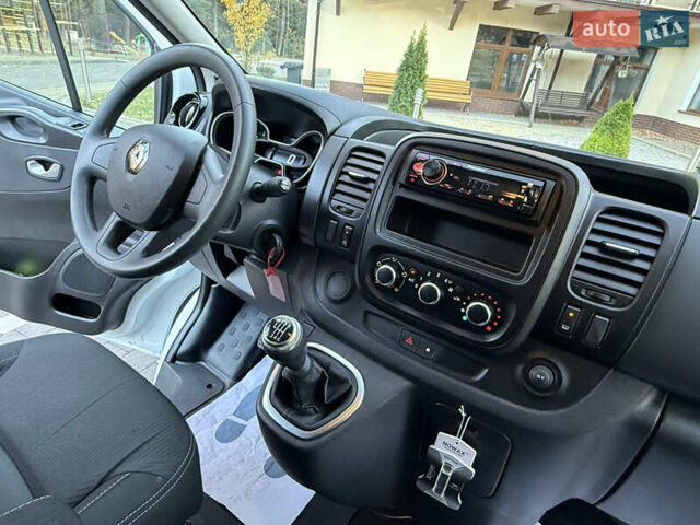 Белый Рено Трафик, объемом двигателя 2 л и пробегом 115 тыс. км за 19500 $, фото 59 на Automoto.ua