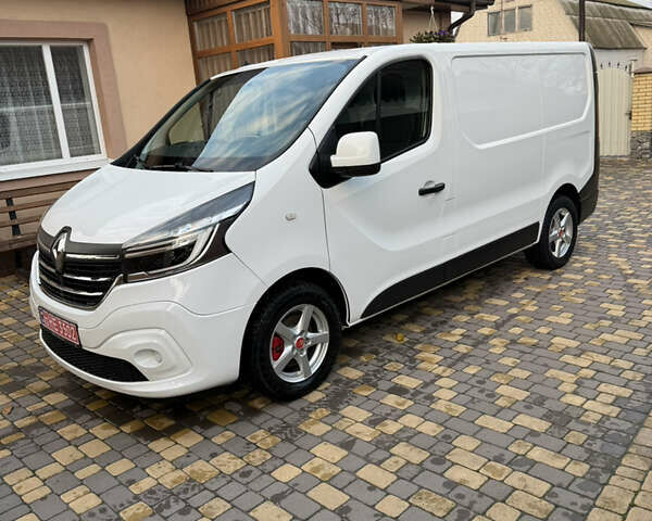 Белый Рено Трафик, объемом двигателя 2 л и пробегом 213 тыс. км за 16900 $, фото 1 на Automoto.ua